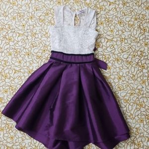 🌺BEAUTIFUL purple and white dress.
